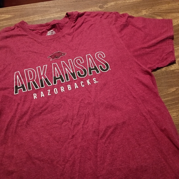 ARKANSAS RAZORBACKS T-SHIRT - Large // College Football Sports Mascot Tee Shirt - Picture 3 of 6